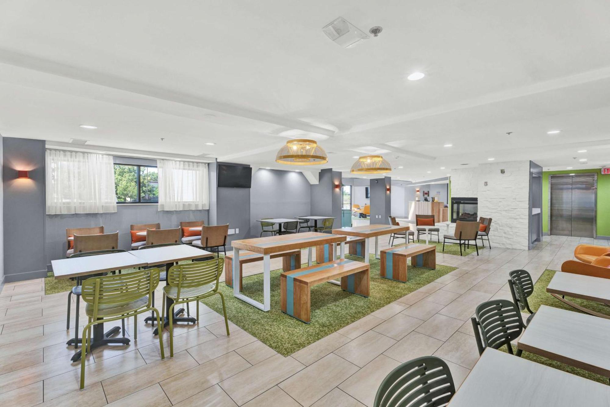 Spark By Hilton פלימות' מראה חיצוני תמונה