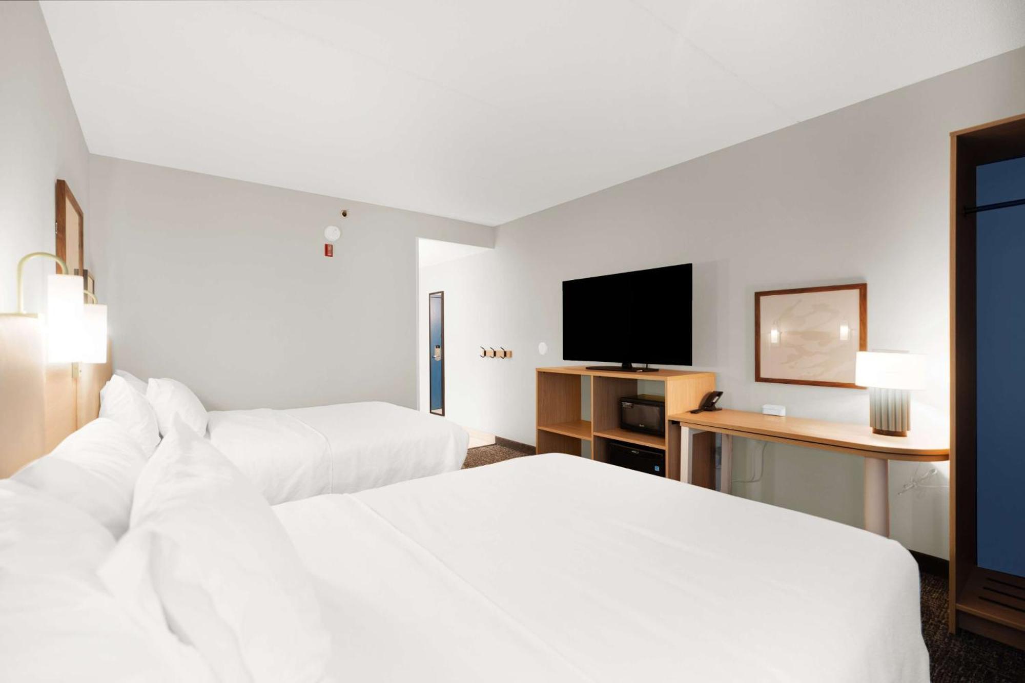 Spark By Hilton פלימות' מראה חיצוני תמונה